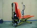 ELECTRIC SCISSOR PALLET TRUCK. 1500 KG WITH PHOTOCELL 10061-CF